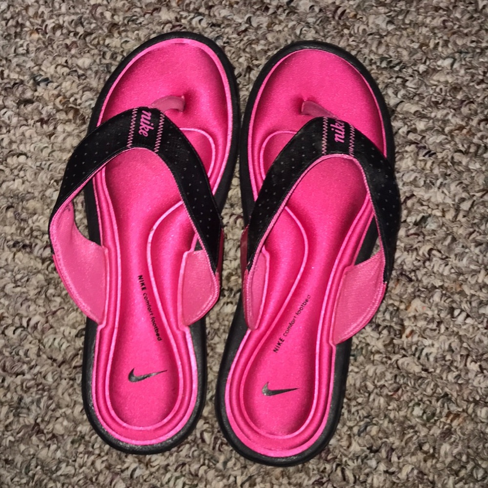 Nike flip flops